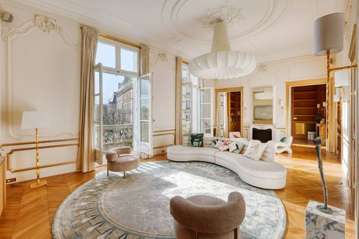 Apartment in Champs-Elysées, Madeleine, Triangle d’or, Paris