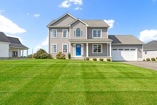 Luxury home in Seekonk, Bristol County