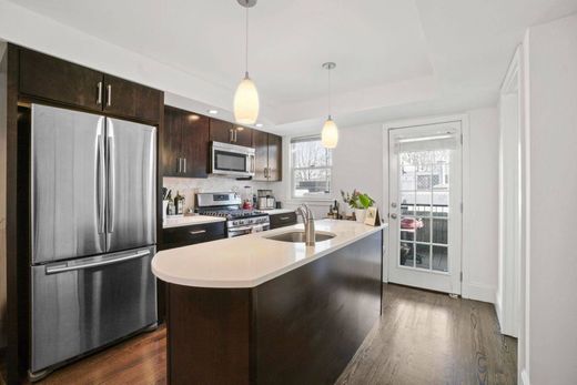 Daire Boston, Suffolk County