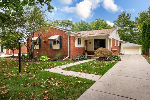 Detached House in Livonia, Wayne County