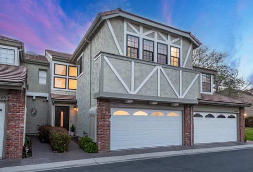 Townhouse - Agoura Hills, Los Angeles County
