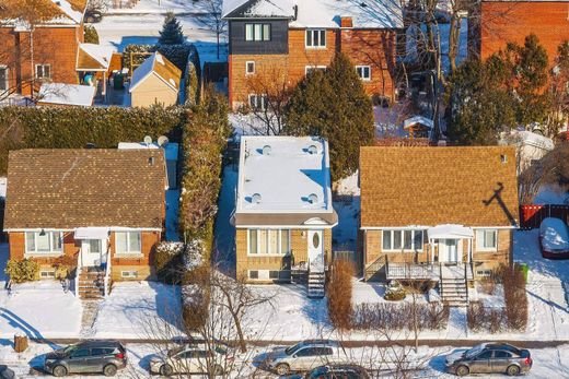 Vrijstaand huis in Cartierville, City of Montréal