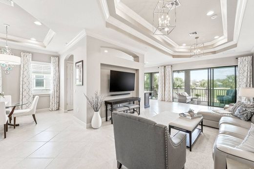 Apartment / Etagenwohnung in Naples Park, Collier County