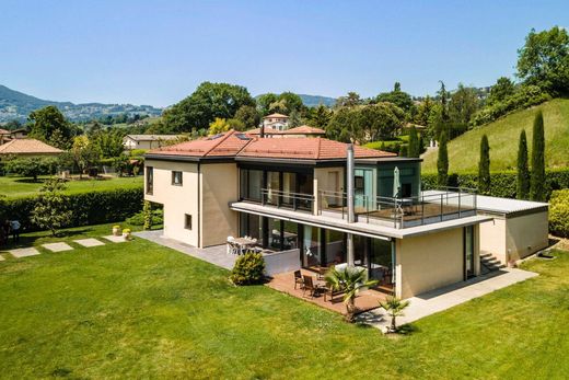 Detached House in Montreux, Riviera-Pays-d'Enhaut District