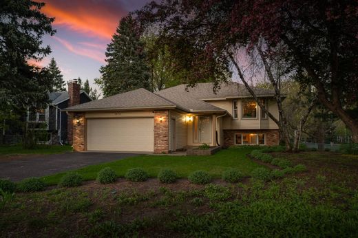 Detached House in Shoreview, Ramsey County