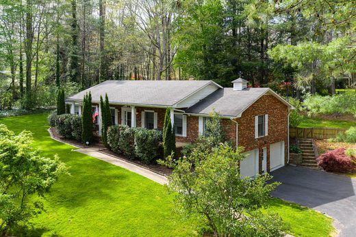 Detached House in Hendersonville, Henderson County