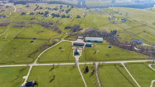 Country House in Midway, Woodford County