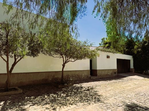 Vrijstaand huis in Santiago de Querétaro, Querétaro