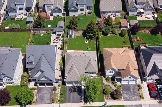 Detached House in Wasaga, Ontario