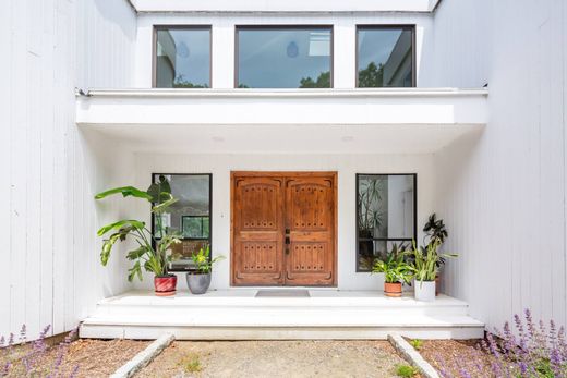 Detached House in Southampton, Suffolk County