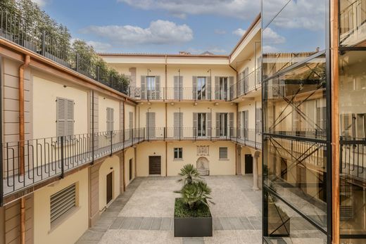 Appartamento a Arona, Novara