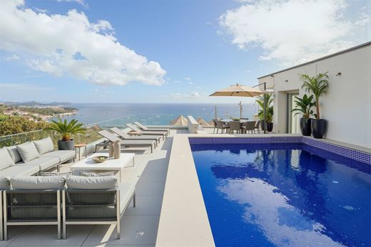 단독 저택 / Santa Cruz, Madeira