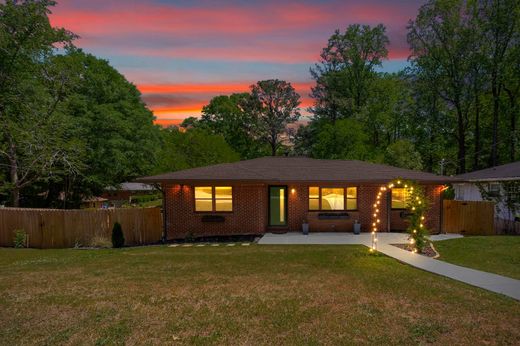 Detached House in Atlanta, Fulton County