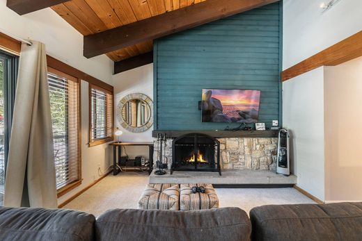 Apartment / Etagenwohnung in Tahoe City, Placer County
