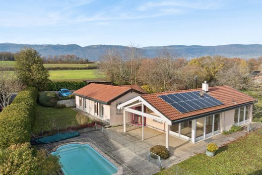 Detached House in Grandson, Jura-Nord vaudois District