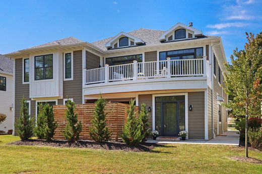 Luxury home in Fontana, Walworth County