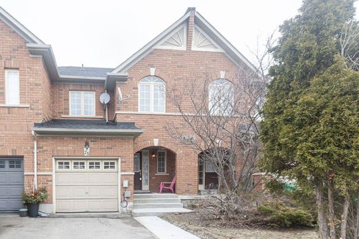 Townhouse in Brampton, Ontario