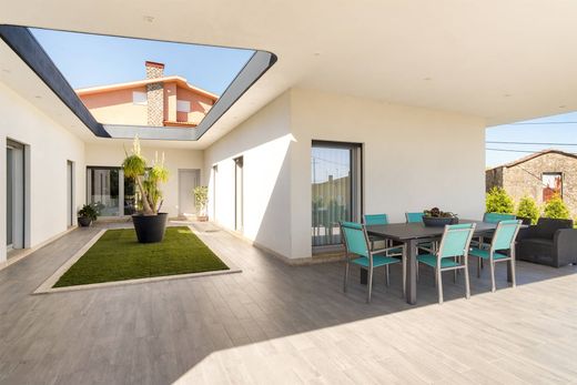 Vrijstaand huis in Gondomar, Distrito do Porto