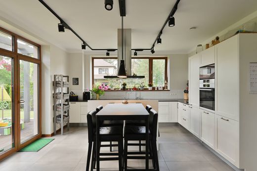 Vrijstaand huis in Sunīši, Krimuldas pagasts