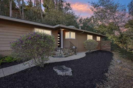 Vrijstaand huis in Oakland, Alameda County