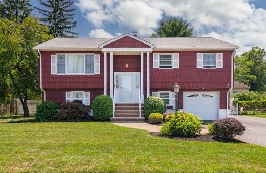 Detached House in Pompton Lakes, Passaic County