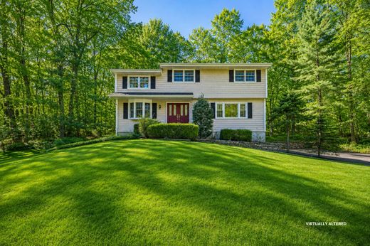 Detached House in Ridgefield, Fairfield County