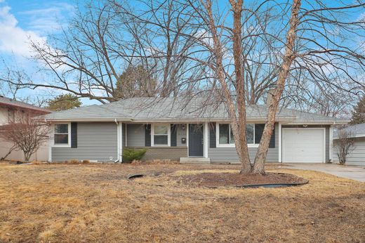 Luxury home in Edina, Hennepin County