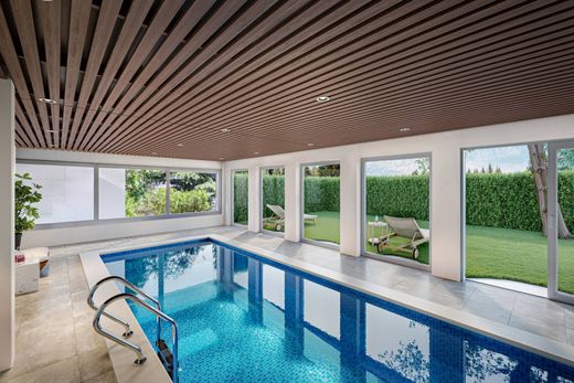 Detached House in Sion, Sion District