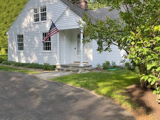 Detached House in Stockbridge, Berkshire County