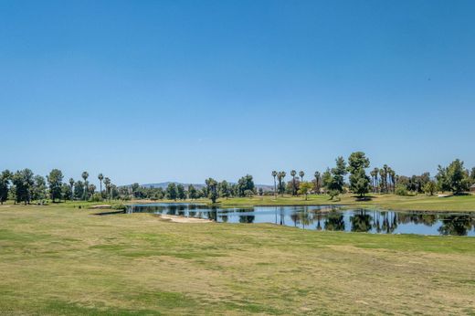 Dom jednorodzinny w Menifee, Riverside County