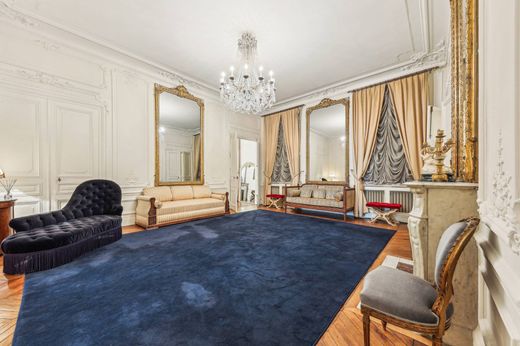 Apartment in Champs-Elysées, Madeleine, Triangle d’or, Paris