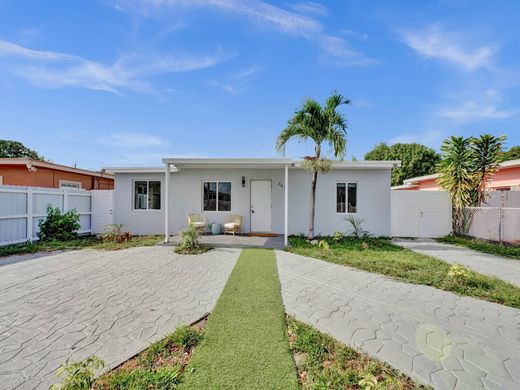 Dom jednorodzinny w Hialeah, Miami-Dade County