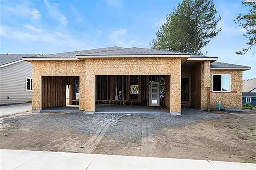 Detached House in Kennewick, Benton County