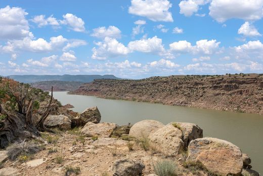 Grond in Abiquiu, Rio Arriba County