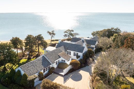 Detached House in Bellport, Suffolk County