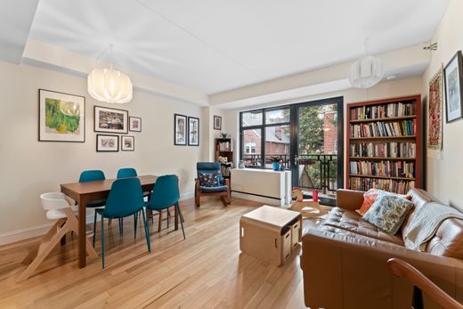 Apartment in Bronxdale, Bronx County