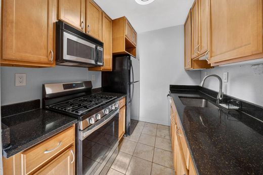 Apartment in Washington, Washington County