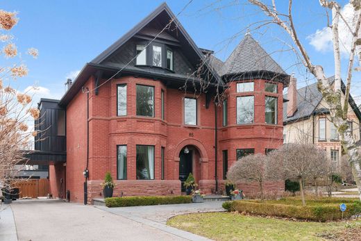 Detached House in Toronto, Ontario