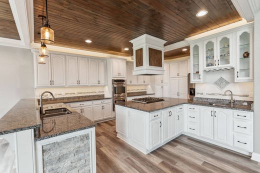 Apartment in Lake Geneva, Walworth County