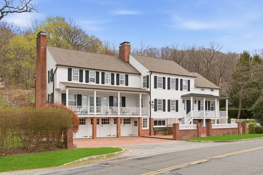 Detached House in Cold Spring Harbor, Suffolk County