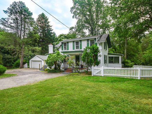 Detached House in Old Westbury, Nassau County