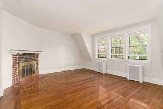 Luxury home in Forest Hills Gardens, Queens