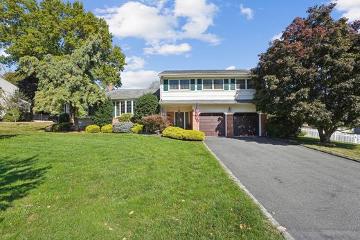 Detached House in Verona, Essex County