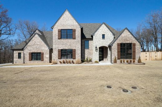 Luxury home in Broken Arrow, Tulsa County