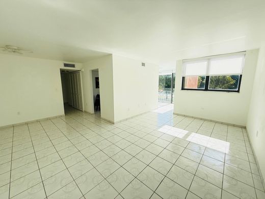 Apartment / Etagenwohnung in Miami, Miami-Dade County