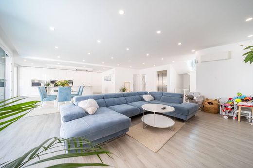 Detached House in Cascais, Lisbon