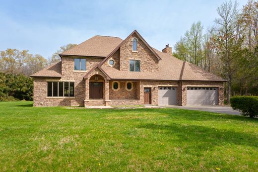 Detached House in Monroe Township, Middlesex County