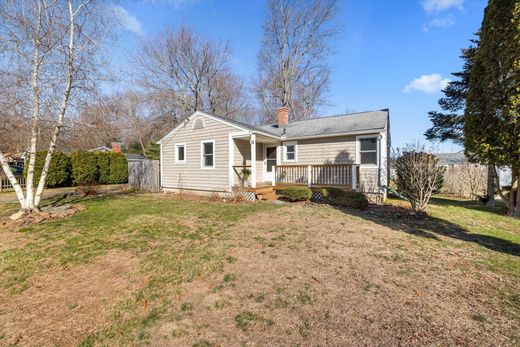 Detached House in Agawam, Hampden County