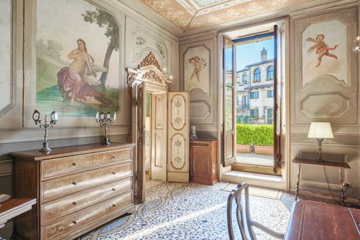 Apartment / Etagenwohnung in Verona, Provincia di Verona