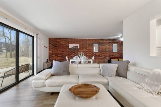 Квартира, Lake Geneva, Walworth County